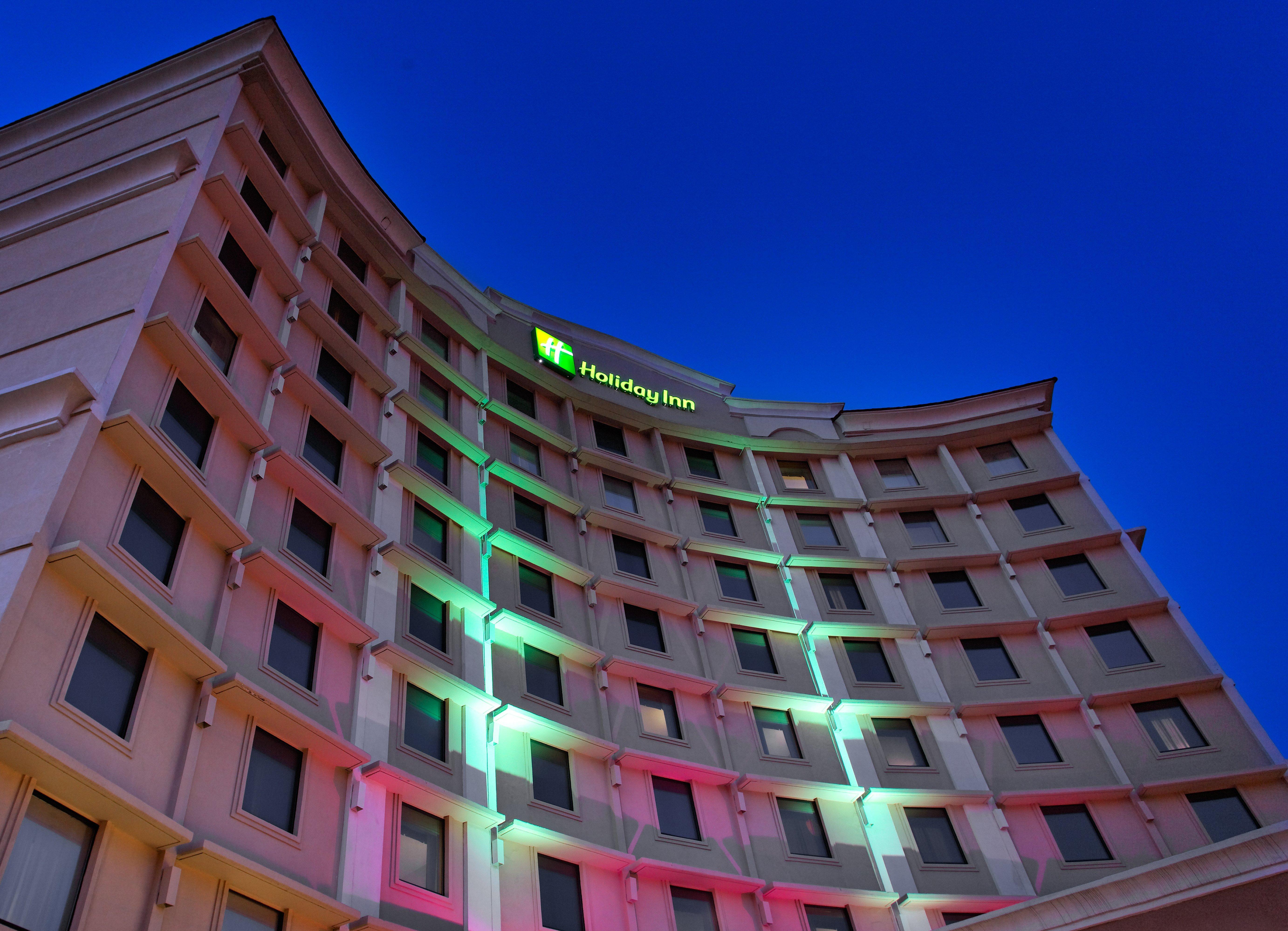 Holiday Inn Express Dallas Market Center By Ihg Екстер'єр фото